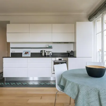 Appartamento Central&spacious 2bd For 4 In Champs Elysees Parigi